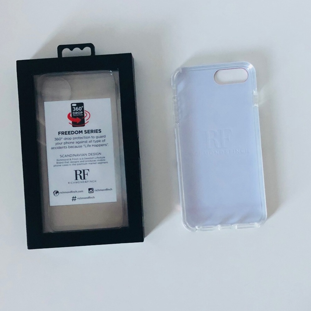 WHITE MARBLE - ROSÉ GOLD DETAILS PHONE CASE - Picture 5 of 8